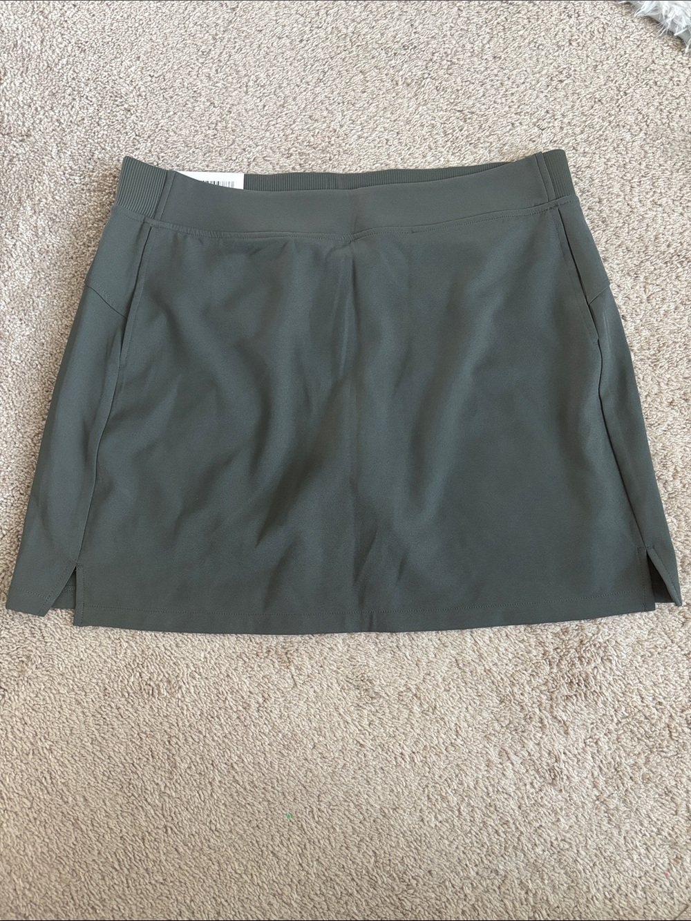 Women’s Stretch Performance Skort in Olive Green